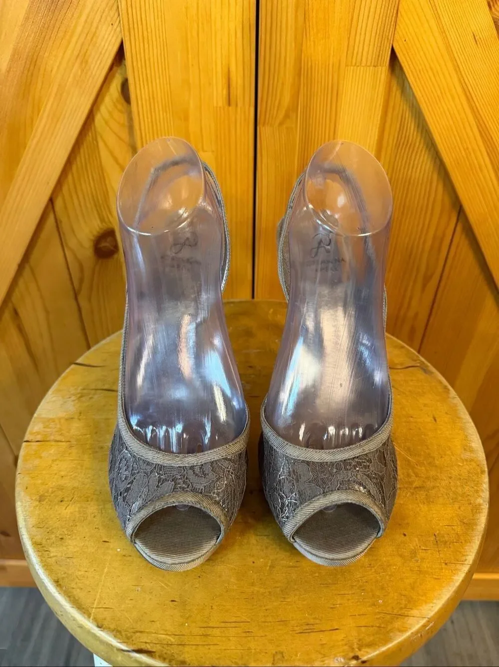 Adrianna Papell Georgi LC Khaki 1890 Mesh Lace Heels Size 9M
